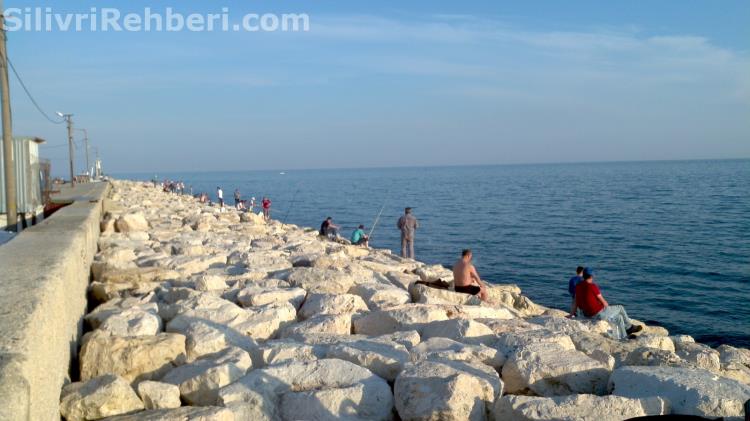 İstanbul İskeleden Balık Tutmak